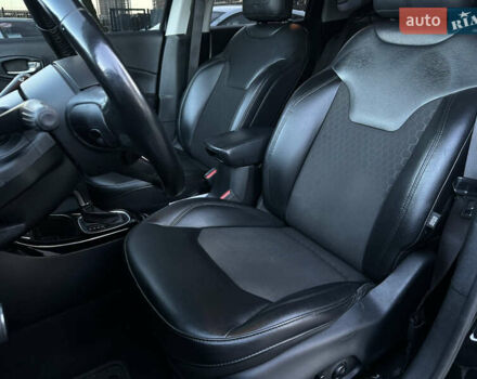 Черный Джип Компас, объемом двигателя 2.4 л и пробегом 159 тыс. км за 14200 $, фото 27 на Automoto.ua