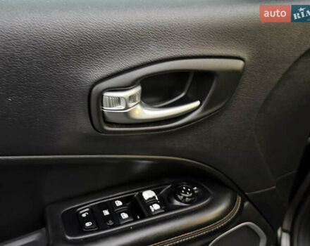 Черный Джип Компас, объемом двигателя 2.4 л и пробегом 174 тыс. км за 15700 $, фото 44 на Automoto.ua