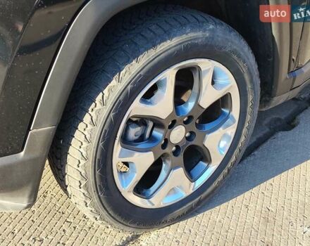 Черный Джип Компас, объемом двигателя 2.4 л и пробегом 52 тыс. км за 17240 $, фото 2 на Automoto.ua