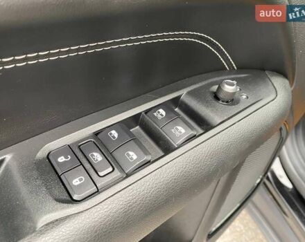 Чорний Джип Compass, об'ємом двигуна 2.4 л та пробігом 74 тис. км за 17890 $, фото 11 на Automoto.ua