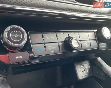 Чорний Джип Compass, об'ємом двигуна 2.4 л та пробігом 74 тис. км за 17890 $, фото 18 на Automoto.ua