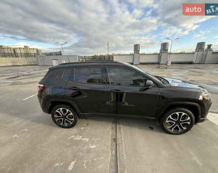 Джип Compass 2022 у Києві на Automoto.ua Чорний Джип Compass, об'ємом двигуна 2.36 л та пробігом 62 тис. км за 21900 $, фото 32 на Automoto.ua