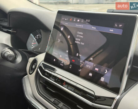 Джип Compass 2022 у Києві на Automoto.ua Чорний Джип Compass, об'ємом двигуна 2.36 л та пробігом 62 тис. км за 21900 $, фото 36 на Automoto.ua