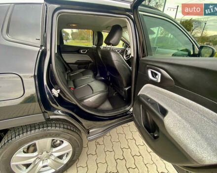 Черный Джип Компас, объемом двигателя 2.36 л и пробегом 65 тыс. км за 19450 $, фото 29 на Automoto.ua