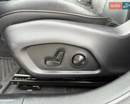 Джип Compass 2022 у Києві на Automoto.ua Чорний Джип Compass, об'ємом двигуна 2.36 л та пробігом 62 тис. км за 21900 $, фото 45 на Automoto.ua