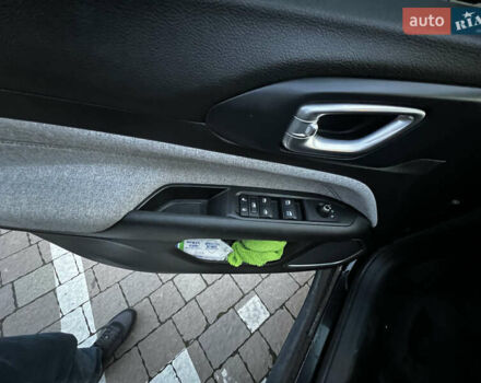 Черный Джип Компас, объемом двигателя 2.36 л и пробегом 66 тыс. км за 17300 $, фото 7 на Automoto.ua