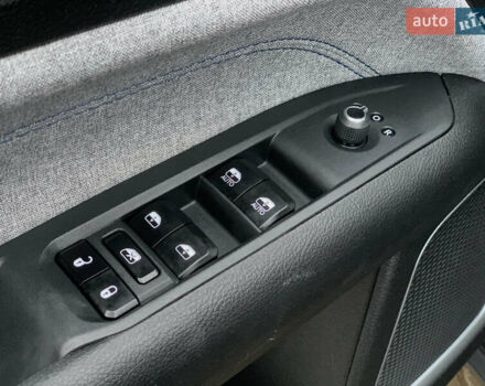 Чорний Джип Compass, об'ємом двигуна 2 л та пробігом 47 тис. км за 22855 $, фото 42 на Automoto.ua