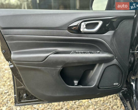 Черный Джип Компас, объемом двигателя 2 л и пробегом 22 тыс. км за 23999 $, фото 16 на Automoto.ua