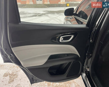 Черный Джип Компас, объемом двигателя 2 л и пробегом 21 тыс. км за 24200 $, фото 31 на Automoto.ua