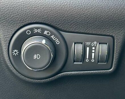 Черный Джип Компас, объемом двигателя 2 л и пробегом 10 тыс. км за 25999 $, фото 29 на Automoto.ua