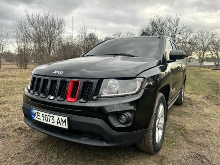 Черный Джип Компас, объемом двигателя 2 л и пробегом 160 тыс. км за 9300 $, фото 1 на Automoto.ua