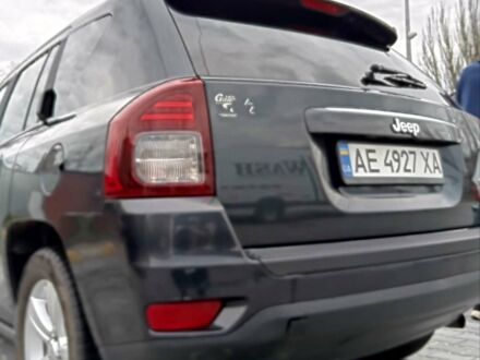 Черный Джип Компас, объемом двигателя 2 л и пробегом 240 тыс. км за 11100 $, фото 1 на Automoto.ua