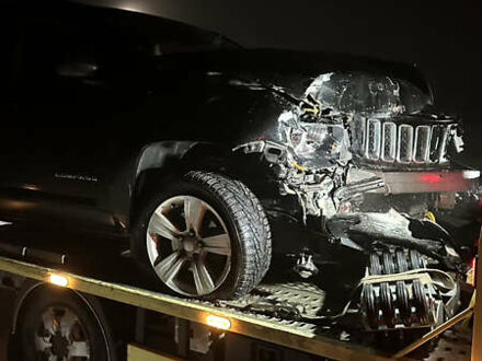 Черный Джип Компас, объемом двигателя 2.4 л и пробегом 140 тыс. км за 6000 $, фото 1 на Automoto.ua