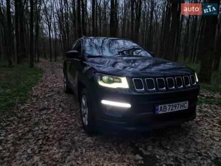Джип Compass 2017 у Вінниці на Automoto.ua Чорний Джип Compass, об'ємом двигуна 2.36 л та пробігом 96 тис. км за 12700 $, фото 1 на Automoto.ua