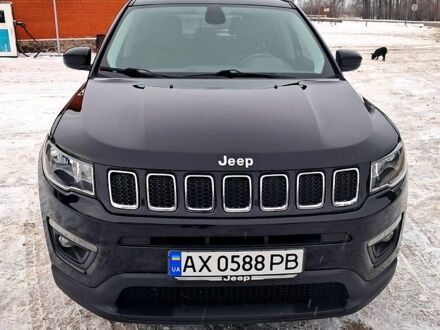 Черный Джип Компас, объемом двигателя 2.4 л и пробегом 8700 тыс. км за 15500 $, фото 1 на Automoto.ua