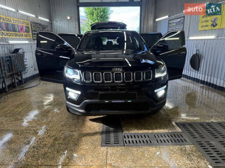 Джип Compass 2021 у Харкові на Automoto.ua Чорний Джип Compass, об'ємом двигуна 2.36 л та пробігом 80 тис. км за 16800 $, фото 1 на Automoto.ua