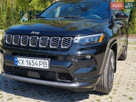 Черный Джип Компас, объемом двигателя 2 л и пробегом 27 тыс. км за 28500 $, фото 1 на Automoto.ua