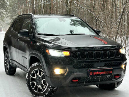 Черный Джип Компас, объемом двигателя 2 л и пробегом 10 тыс. км за 25999 $, фото 1 на Automoto.ua