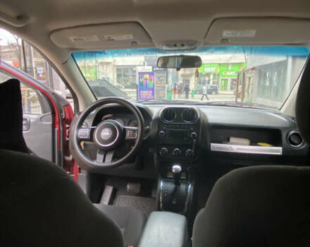 Джип Compass 2013 у Харкові на Automoto.ua Червоний Джип Compass, об'ємом двигуна 2.36 л та пробігом 209 тис. км за 8150 $, фото 6 на Automoto.ua