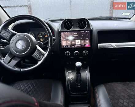 Червоний Джип Compass, об'ємом двигуна 2.4 л та пробігом 160 тис. км за 10500 $, фото 6 на Automoto.ua