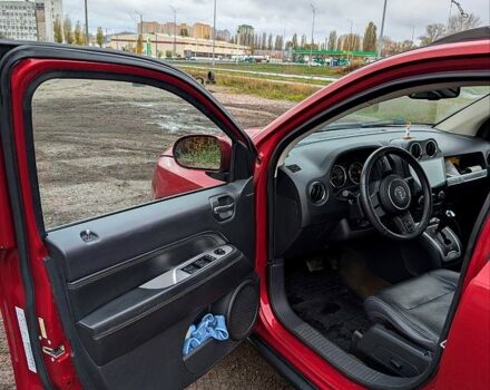 Джип Компас 2014 в Киеве на Automoto.ua Красный Джип Компас, объемом двигателя 2 л и пробегом 210 тыс. км за 9700 $, фото 6 на Automoto.ua