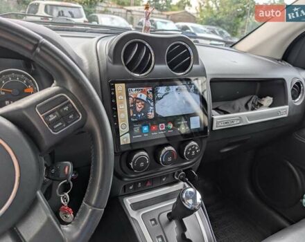 Червоний Джип Compass, об'ємом двигуна 2 л та пробігом 200 тис. км за 9400 $, фото 8 на Automoto.ua