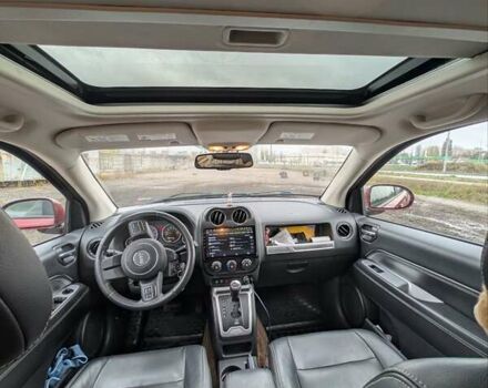 Джип Compass 2014 у Києві на Automoto.ua Червоний Джип Compass, об'ємом двигуна 2 л та пробігом 202 тис. км за 9999 $, фото 5 на Automoto.ua