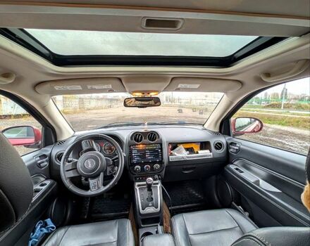 Джип Компас 2014 в Киеве на Automoto.ua Красный Джип Компас, объемом двигателя 2 л и пробегом 210 тыс. км за 9700 $, фото 4 на Automoto.ua