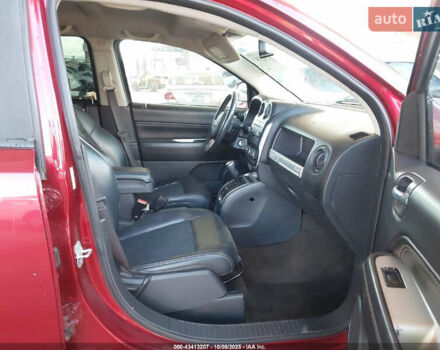 Червоний Джип Compass, об'ємом двигуна 2.4 л та пробігом 178 тис. км за 750 $, фото 3 на Automoto.ua