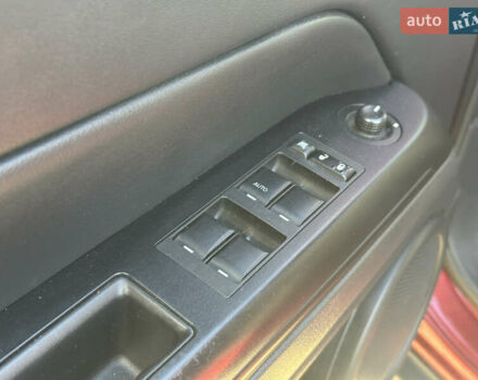 Червоний Джип Compass, об'ємом двигуна 2.36 л та пробігом 125 тис. км за 9200 $, фото 10 на Automoto.ua