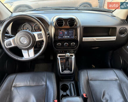 Червоний Джип Compass, об'ємом двигуна 2.36 л та пробігом 140 тис. км за 11400 $, фото 8 на Automoto.ua