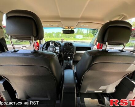 Червоний Джип Compass, об'ємом двигуна 2 л та пробігом 126 тис. км за 9700 $, фото 4 на Automoto.ua