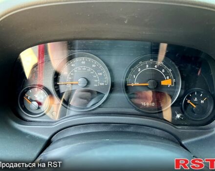 Червоний Джип Compass, об'ємом двигуна 2 л та пробігом 126 тис. км за 9700 $, фото 3 на Automoto.ua
