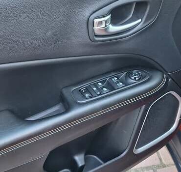 Джип Compass 2017 у Рівному на Automoto.ua Червоний Джип Compass, об'ємом двигуна 2.36 л та пробігом 24 тис. км за 14500 $, фото 12 на Automoto.ua