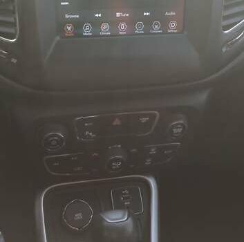 Червоний Джип Compass, об'ємом двигуна 2.36 л та пробігом 69 тис. км за 14200 $, фото 12 на Automoto.ua