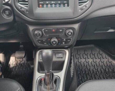 Джип Компас 2019 в Киеве на Automoto.ua Красный Джип Компас, объемом двигателя 2.4 л и пробегом 69 тыс. км за 17100 $, фото 6 на Automoto.ua