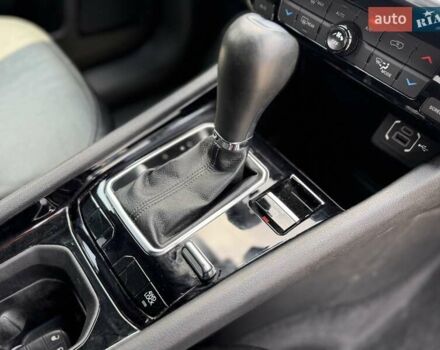 Червоний Джип Compass, об'ємом двигуна 2 л та пробігом 57 тис. км за 21900 $, фото 18 на Automoto.ua