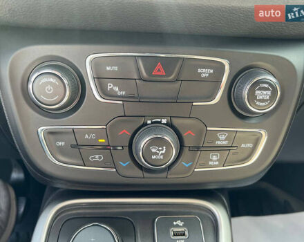 Джип Compass, об'ємом двигуна 2.4 л та пробігом 117 тис. км за 14500 $, фото 33 на Automoto.ua