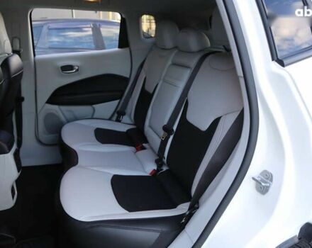 Джип Компас, объемом двигателя 2.4 л и пробегом 15 тыс. км за 21000 $, фото 8 на Automoto.ua
