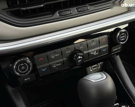 Джип Compass, об'ємом двигуна 2 л та пробігом 2 тис. км за 22900 $, фото 26 на Automoto.ua