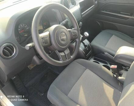 Серый Джип Компас, объемом двигателя 2 л и пробегом 150 тыс. км за 10000 $, фото 5 на Automoto.ua