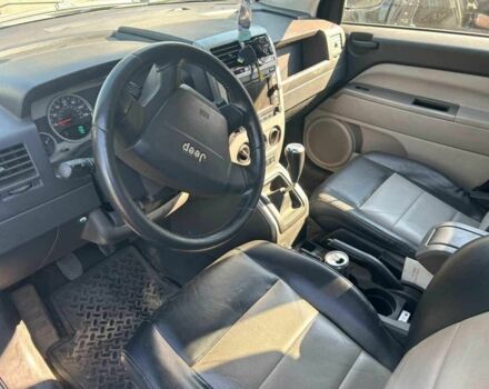 Серый Джип Компас, объемом двигателя 0 л и пробегом 140 тыс. км за 3300 $, фото 2 на Automoto.ua