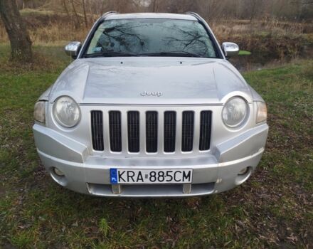 Серый Джип Компас, объемом двигателя 2 л и пробегом 78 тыс. км за 2953 $, фото 1 на Automoto.ua