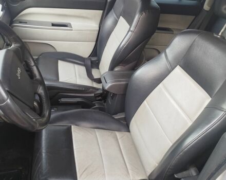 Серый Джип Компас, объемом двигателя 2 л и пробегом 78 тыс. км за 2953 $, фото 7 на Automoto.ua