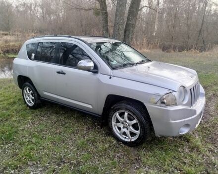 Серый Джип Компас, объемом двигателя 2 л и пробегом 78 тыс. км за 2953 $, фото 2 на Automoto.ua