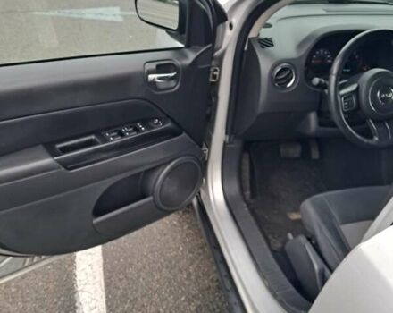 Серый Джип Компас, объемом двигателя 2.36 л и пробегом 324 тыс. км за 7500 $, фото 5 на Automoto.ua