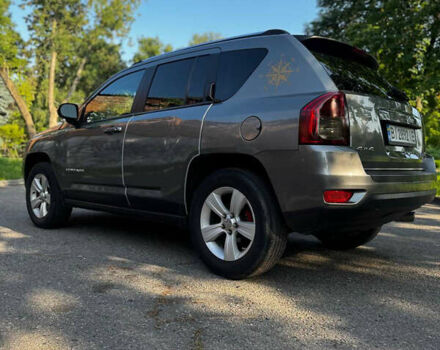 Джип Compass 2011 у Кременчуге на Automoto.ua Сірий Джип Compass, об'ємом двигуна 2.36 л та пробігом 300 тис. км за 7500 $, фото 4 на Automoto.ua