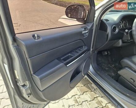 Джип Compass 2011 у Врадиевке на Automoto.ua Сірий Джип Compass, об'ємом двигуна 2.4 л та пробігом 175 тис. км за 8999 $, фото 10 на Automoto.ua