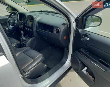 Сірий Джип Compass, об'ємом двигуна 2.14 л та пробігом 208 тис. км за 10500 $, фото 14 на Automoto.ua