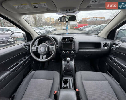 Сірий Джип Compass, об'ємом двигуна 2 л та пробігом 75 тис. км за 9999 $, фото 14 на Automoto.ua